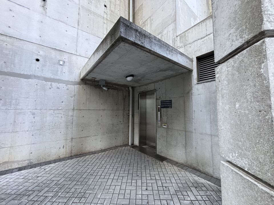 TBSエレベーターの入口